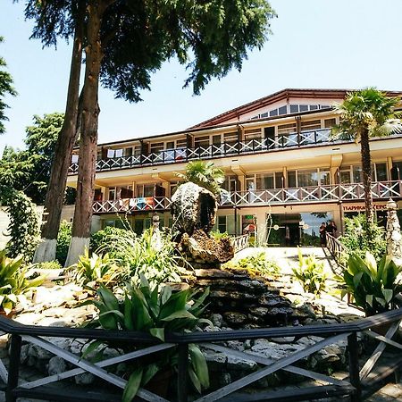 Pitsunda Hotel Kültér fotó